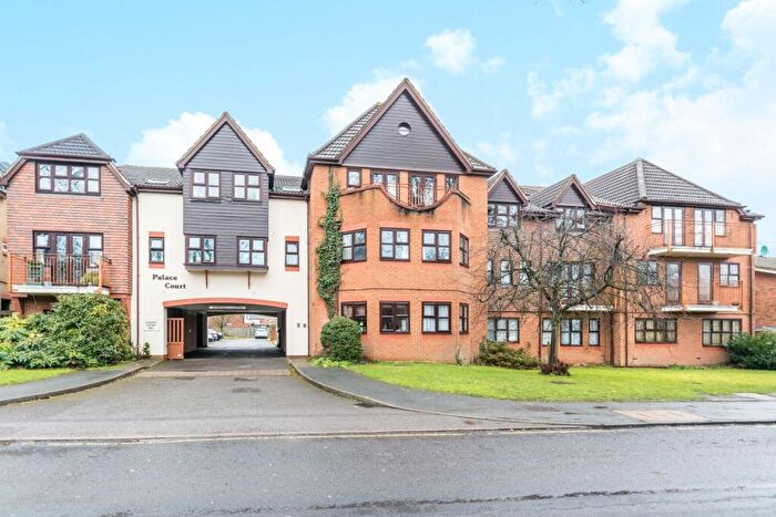 1 Bedroom Flat To Rent In Maybury Road, Woking, GU21