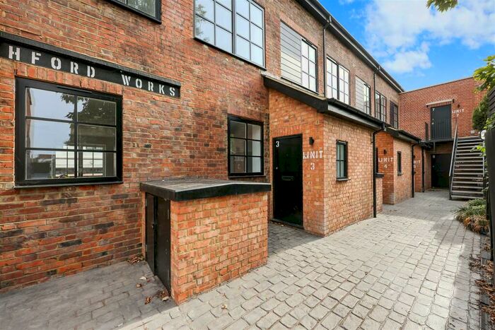 2 Bedroom Flat To Rent In Ashford Road, London, NW2