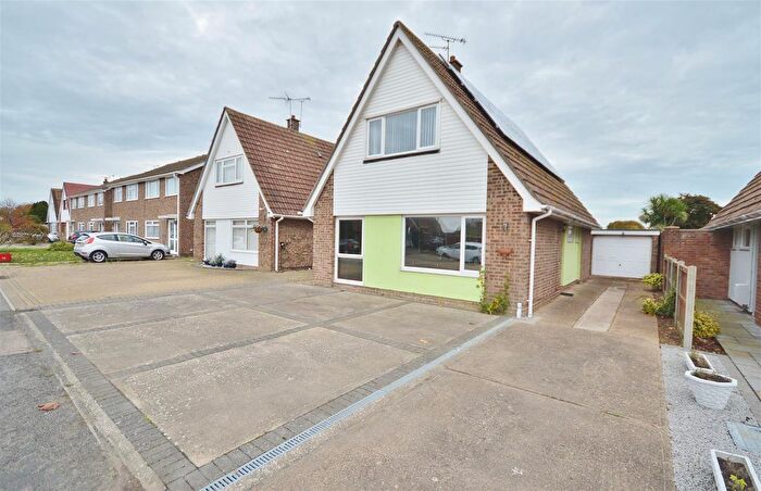3 Bedroom Detached House For Sale In Constable Avenue, Clacton-On-Sea, Essex, CO16