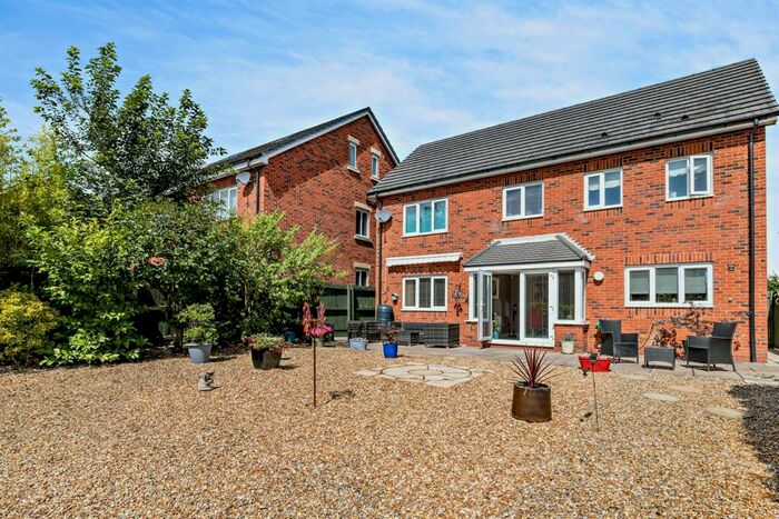 4 Bedroom Detached House For Sale In Linmere Walk, Oakmere, Northwich, CW8