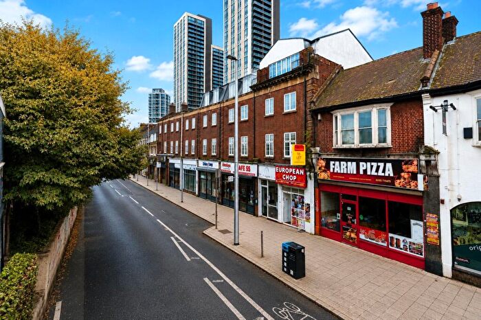 2 Bedroom Apartment To Rent In Chapel Street, Woking, Surrey, GU21