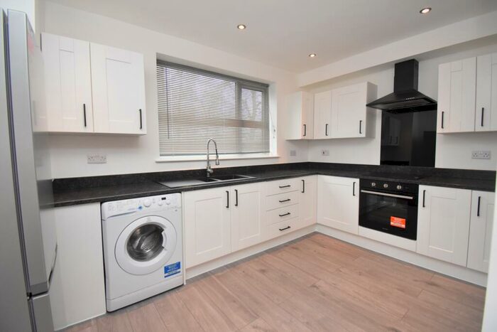 3 Bedroom Terraced House To Rent In Edington Road London, SE2