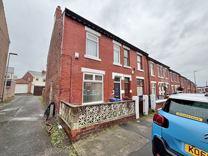 3 Bedroom End Of Terrace House For Sale In Cunliffe Road, Blackpool, FY1