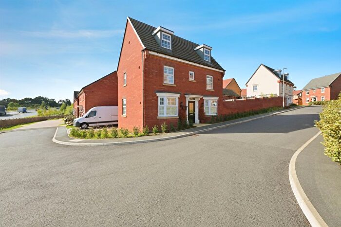 4 Bedroom Detached House For Sale In Dickens Close, Moulton, Northampton, NN3
