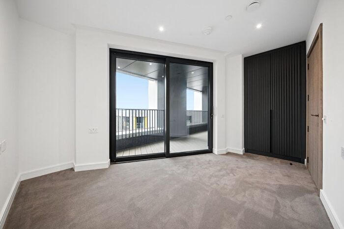 2 Bedroom Flat For Sale In One Linear Place, Ponton Road, London, SW11