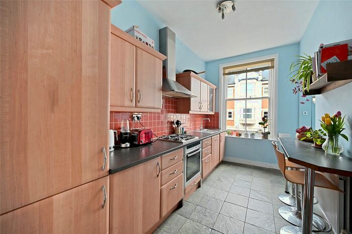 3 Bedroom Flat To Rent In Hetley Road, London, W12