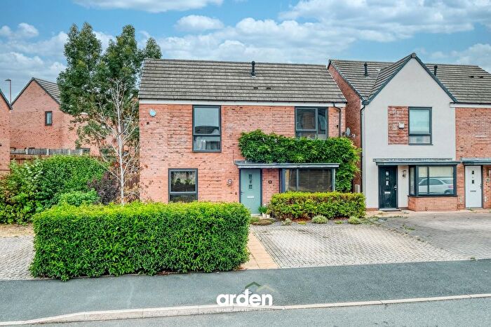 3 Bedroom Detached House For Sale In Topland Grove, Birmingham, B31
