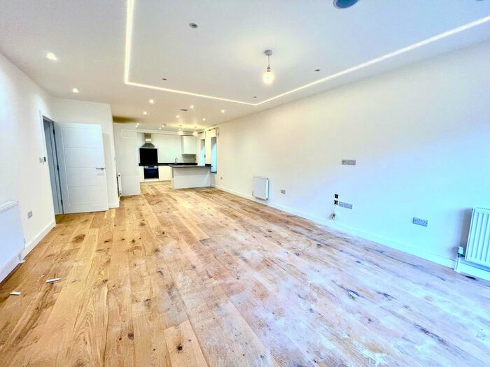 3 Bedroom Flat To Rent In Dollis Hill Lane, London, NW2