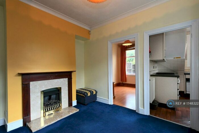 3 Bedroom Maisonette To Rent In Pretoria Road, London, E11