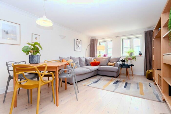 1 Bedroom Flat To Rent In Hepworth Court, Anderson Square, N1