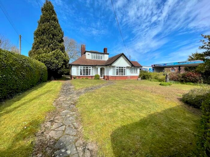 3 Bedroom Detached Bungalow For Sale In Caistor Road, Laceby, Grimsby, DN37