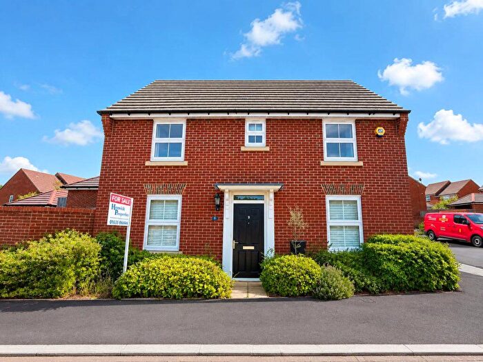 3 Bedroom Detached House For Sale In Woodlands View, Greenham, Newbury, RG14