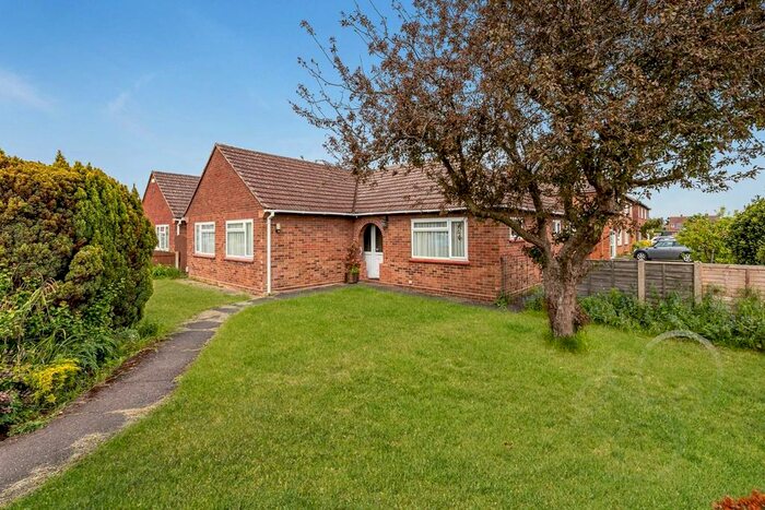 3 Bedroom Detached Bungalow To Rent In Cotman Road, Colchester, CO3