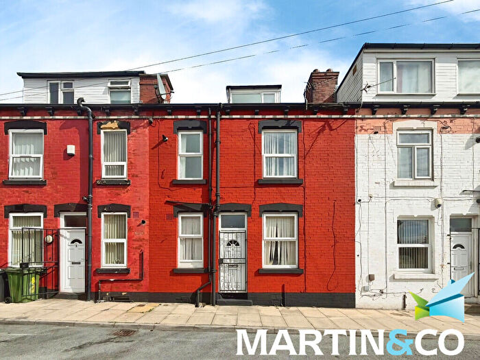 2 Bedroom Terraced House To Rent In Claremont Terrace, Armley, LS12