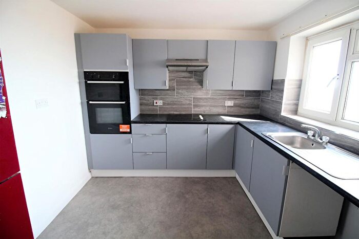 2 Bedroom Flat To Rent In Anne's Court, Sea Front, Hayling Island, PO11