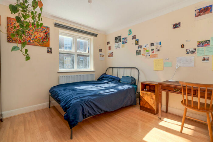 2 Bedroom Apartment To Rent In Twig Folly Close, Bethnal Green, London, E2