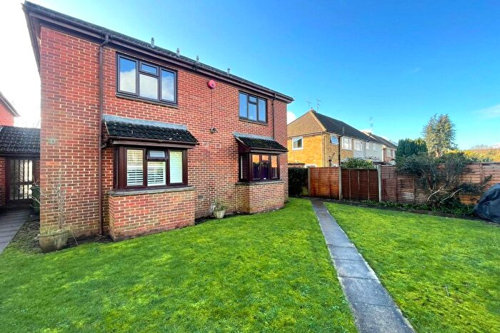 1 Bedroom Maisonette For Sale In South Road, Ash Vale, Surrey, GU12