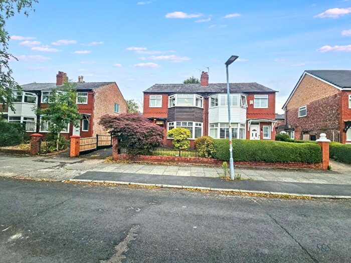 3 Bedroom Semi-Detached House For Sale In Bishops Road, Prestwich, Manchester, M25