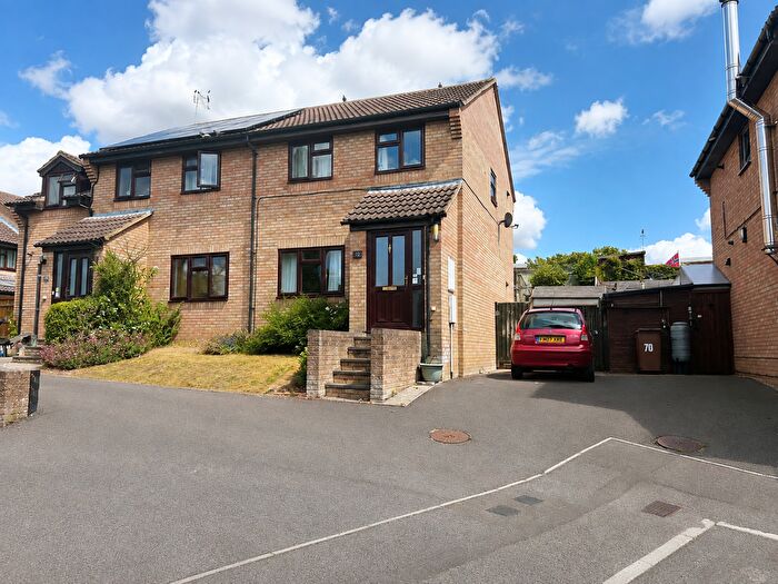 3 Bedroom Semi-Detached House For Sale In Barrington Road, Watchfield, Swindon, SN6