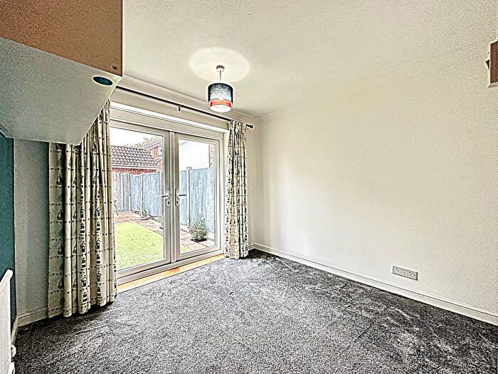 2 Bedroom Bungalow To Rent In Washburn Close, Bedford, MK41