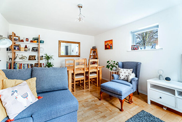 1 Bedroom Apartment For Sale In Lime Tree Place, St. Albans, Hertfordshire, AL1