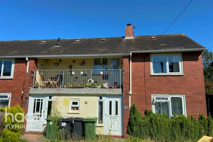 2 Bedroom Flat To Rent In Thornpark Rise, Exeter, EX1