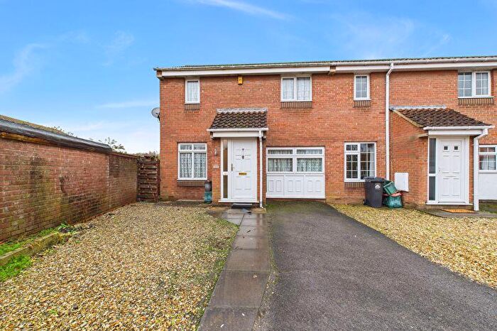 3 Bedroom End Of Terrace House To Rent In Claremont Gardens, Clevedon, BS21