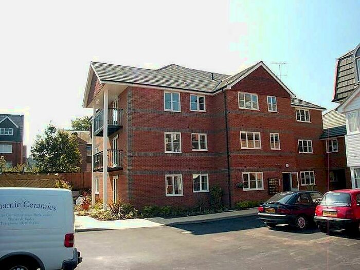 2 Bedroom Apartment To Rent In Farringdon Court, Erleigh Road, Reading, RG1