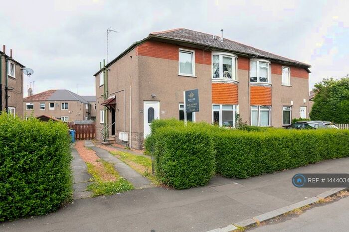3 Bedroom Flat To Rent In Kinnell Avenue, Glasgow, G52