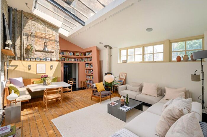 2 Bedroom Flat For Sale In Royal College Street, Camden, NW1