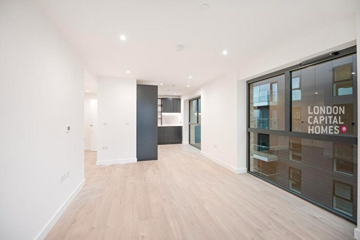 1 Bedroom Apartment To Rent In Scarlet Court, Damsel Grove, London, N4