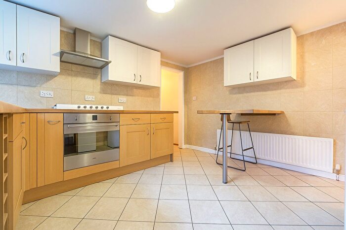 2 Bedroom Flat To Rent In Priory Avenue, High Wycombe, HP13