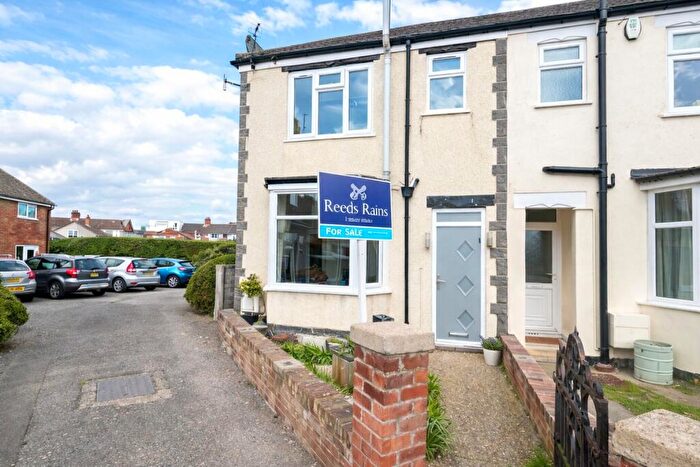 3 Bedroom End Of Terrace House For Sale In Phyllis Avenue, Grimsby, Lincolnshire, DN34