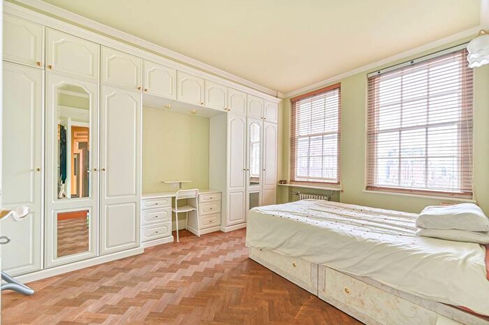 2 Bedroom Flat To Rent In Queensway, Queensway, London, W2