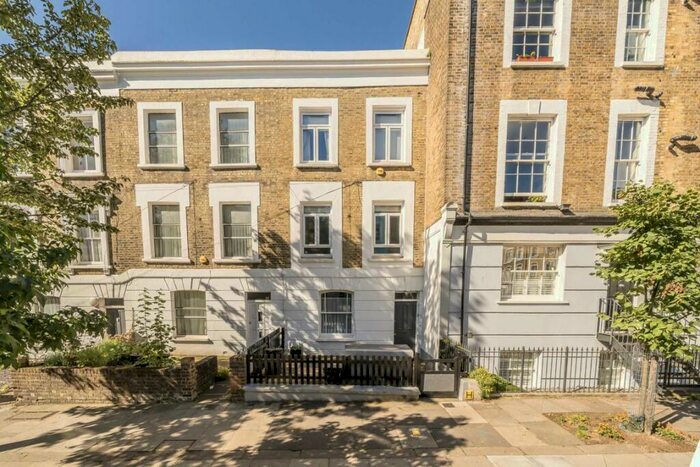 3 Bedroom Flat To Rent In Axminster Road, London, N7