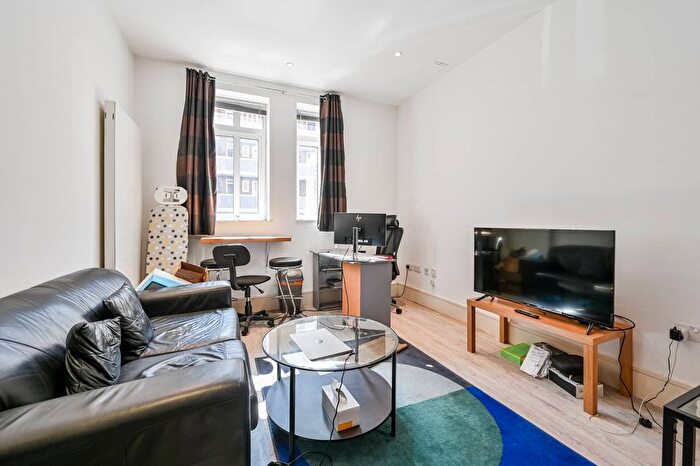 Studio To Rent In Henriques Street, Aldgate, London, E1