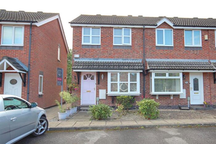 2 Bedroom End Of Terrace House For Sale In Southwood Gardens, Cottingham, HU16