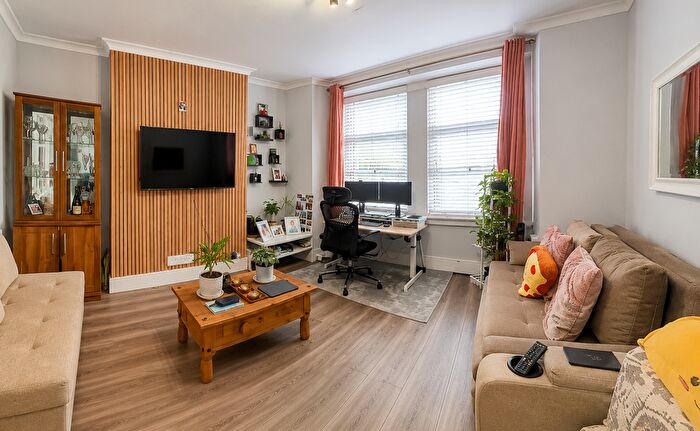 1 Bedroom Flat To Rent In Brantwood Road, London, N17