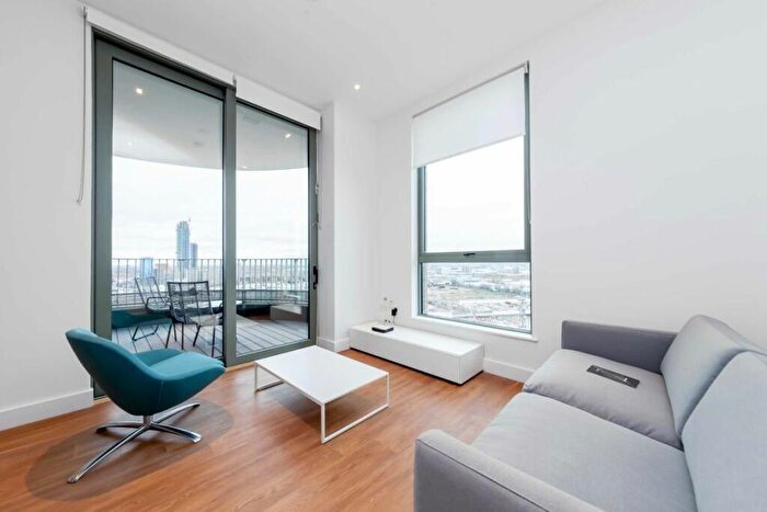 2 Bedroom Flat To Rent In Union Way, North Acton, NW10