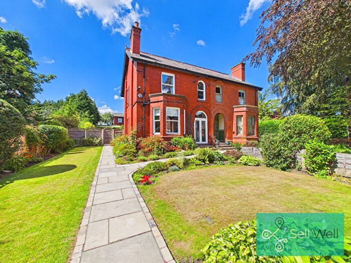 4 Bedroom Semi-detached House For Sale In Hazelhurst Road, Worsley, Manchester, M28
