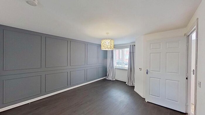 4 Bedroom House To Rent In Dunipace Road, Edinburgh, EH12