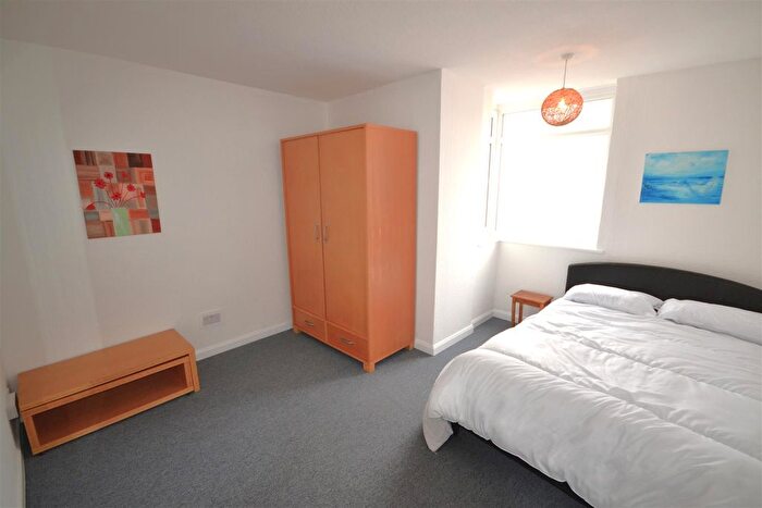 3 Bedroom Flat To Rent In Royal Parade, Eastbourne, BN22