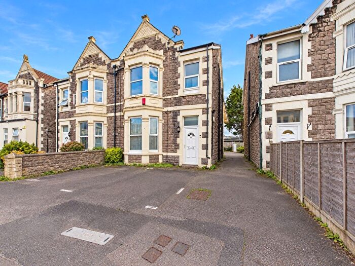 2 Bedroom Flat For Sale In Locking Road, Weston-Super-Mare, BS23