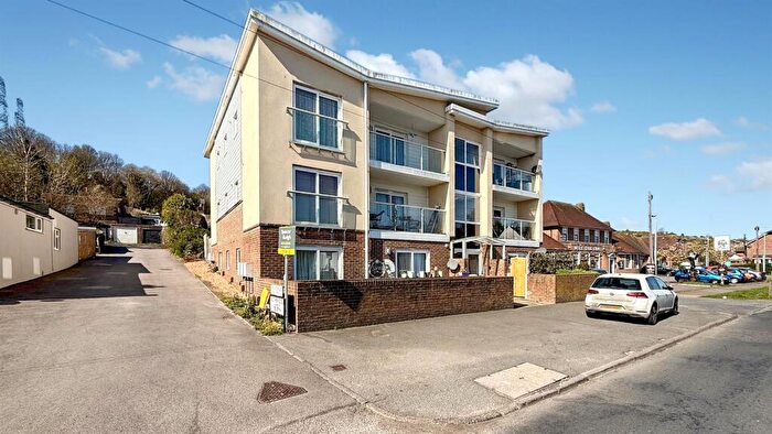 1 Bedroom Flat For Sale In Mile Oak Road, Portslade, Brighton, BN41