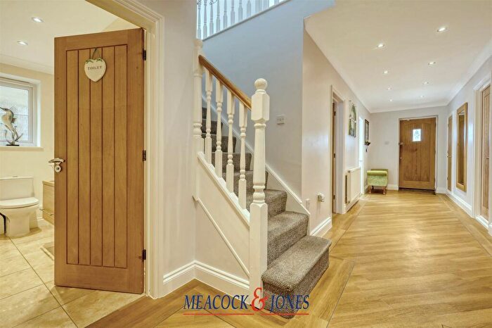 5 Bedroom Detached House For Sale In Harpers Lane, Doddinghurst, Brentwood, CM15