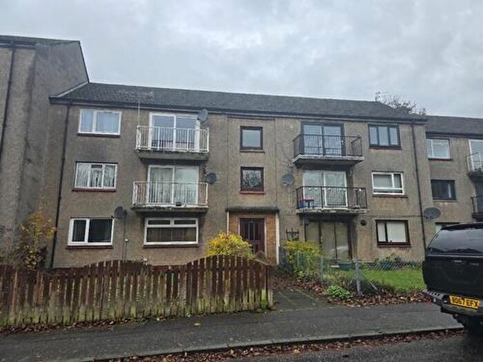 2 Bedroom Flat To Rent In Denhead Crescent, Dundee, DD2