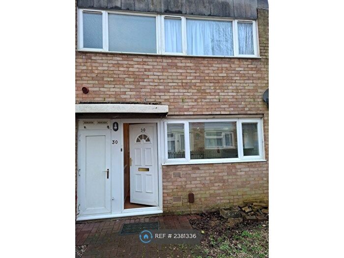 3 Bedroom Semi-Detached House To Rent In Tulla Court, Bletchley, Milton Keynes, MK2