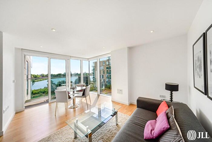 2 Bedroom Apartment To Rent In Riverside Apartments, London, N4
