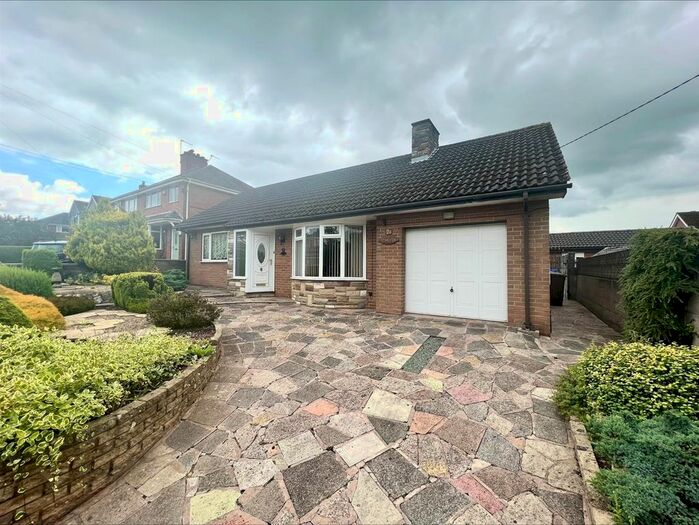 2 Bedroom Detached Bungalow For Sale In New Close Avenue, Forsbrook, Stoke-On-Trent, ST11