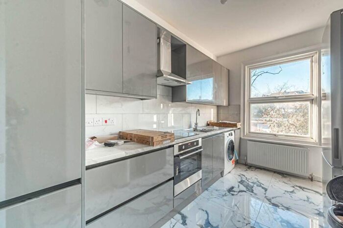 2 Bedroom Flat To Rent In Whitehall Road, Harrow, HA1